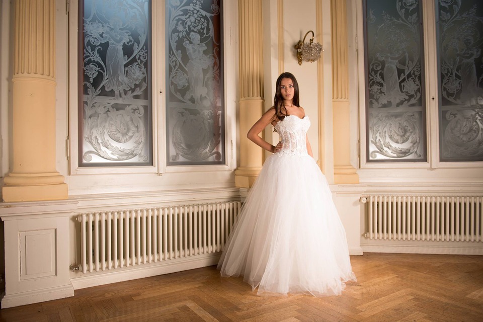 Alquilar el vestido de novia, ¿una gran idea?, ▷ Alquiler Fotomatón en Madrid